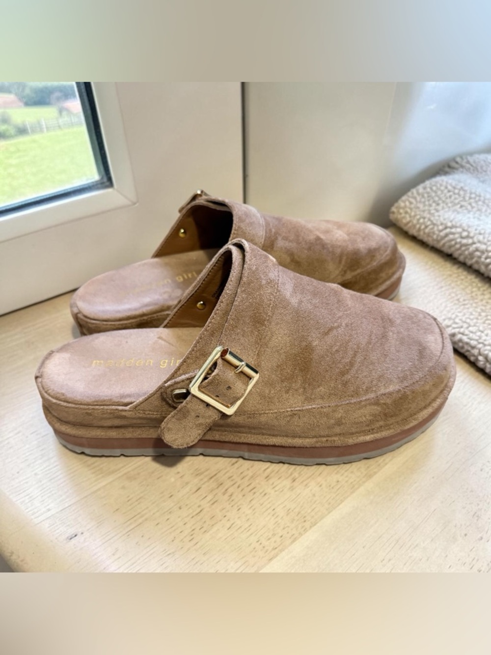 Madden Girl Tan Faux Suede Mule Clogs Slip On Shoes Buckle Strap Womens 7